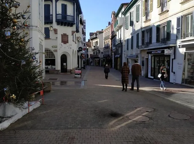 Labechiloa - T4 - 84 M2 - 3 Ch - Centre Historique * Saint-Jean-de-Luz